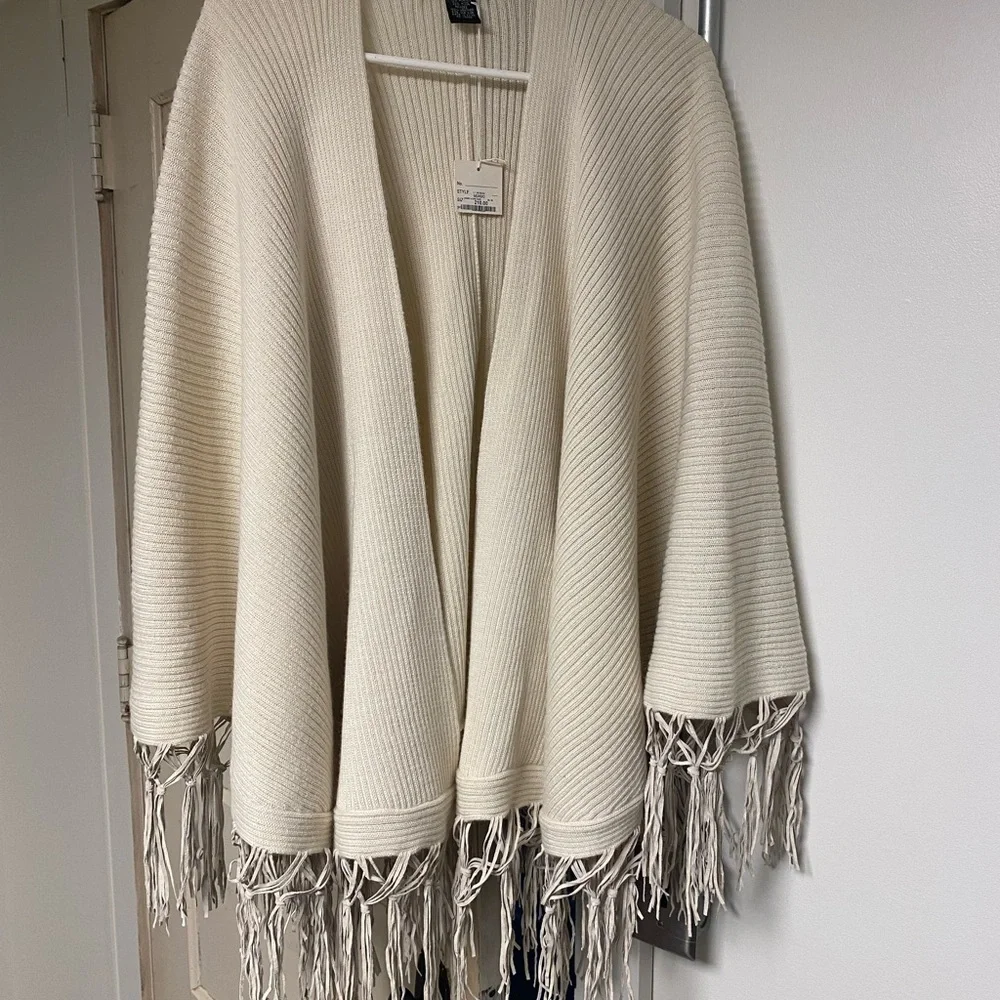 Elegant Cream Fringe Poncho - Picture 3 of 7